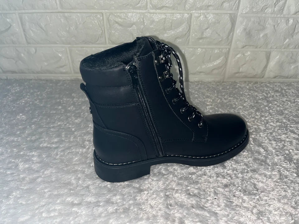 Sylvine schwarzer Stiefel mit 2 farbigen Schnürsenkeln - Links 37