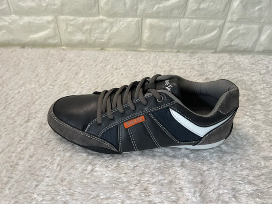 Sneaker Young Spirit London - Links 41