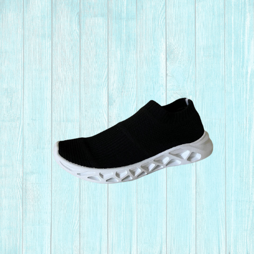 Schwarze Loafer mit weißer Sohle