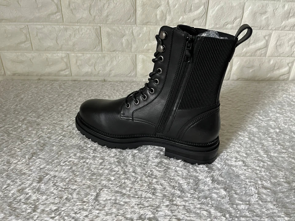 Umfassender Komfort plus schwarzer Stiefel - Rechts 39 und Rechts 40