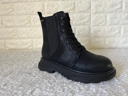 Robuster Stiefel Embrace - Rechts 39 und Rechts 40