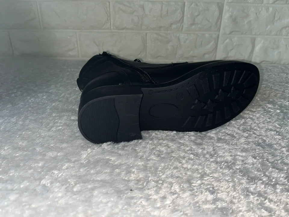 Sylvine schwarzer Stiefel mit 2 farbigen Schnürsenkeln - Links 37