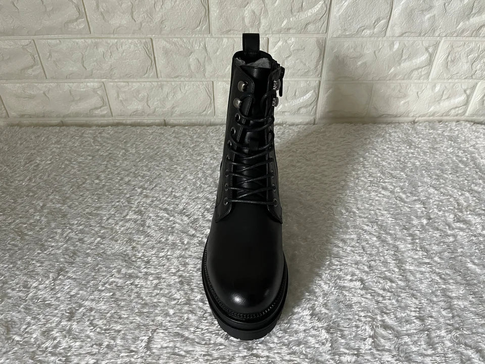 Umfassender Komfort plus schwarzer Stiefel - Rechts 39 und Rechts 40