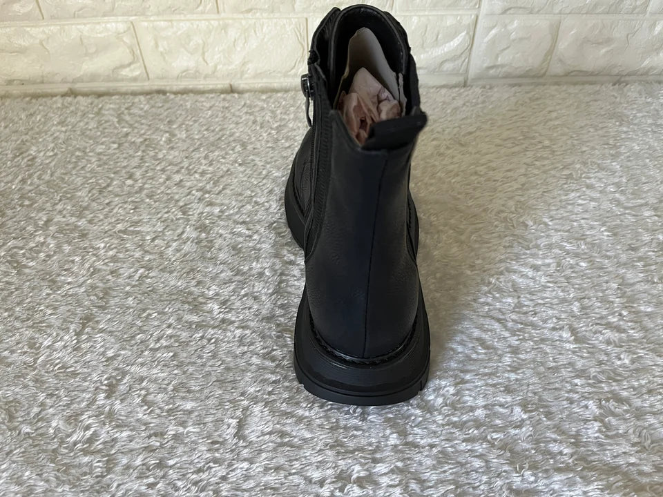 Robuster Stiefel Embrace - Rechts 39 und Rechts 40