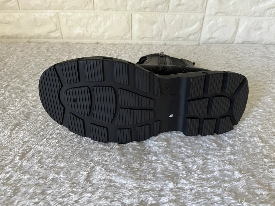 Robuster Stiefel Embrace - Rechts 39 und Rechts 40
