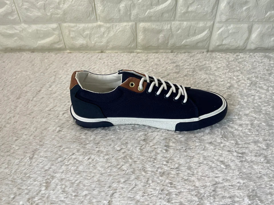 Sneaker im Bootsschuh-Modell - Links 41