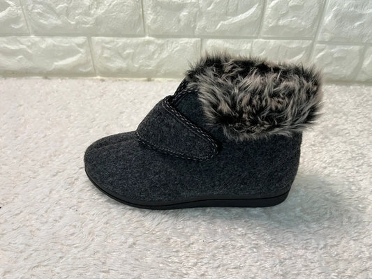 Robuster Slipper - Links 37